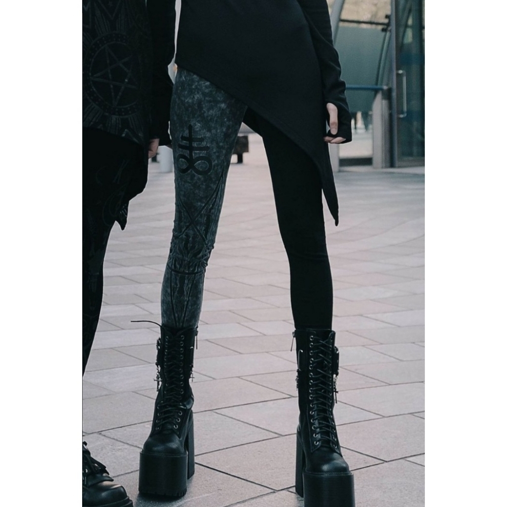 Killstar ✦ Two-Faced Witch Graphic Leggings ✦ Black Grey Contrast Split-Leg XS - Picture 5 of 9